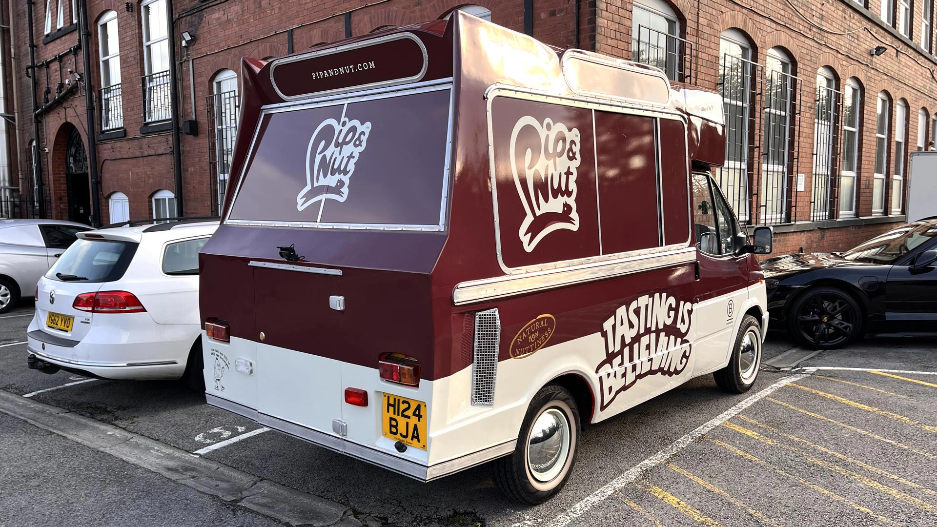 Pip & Nut ice cream van