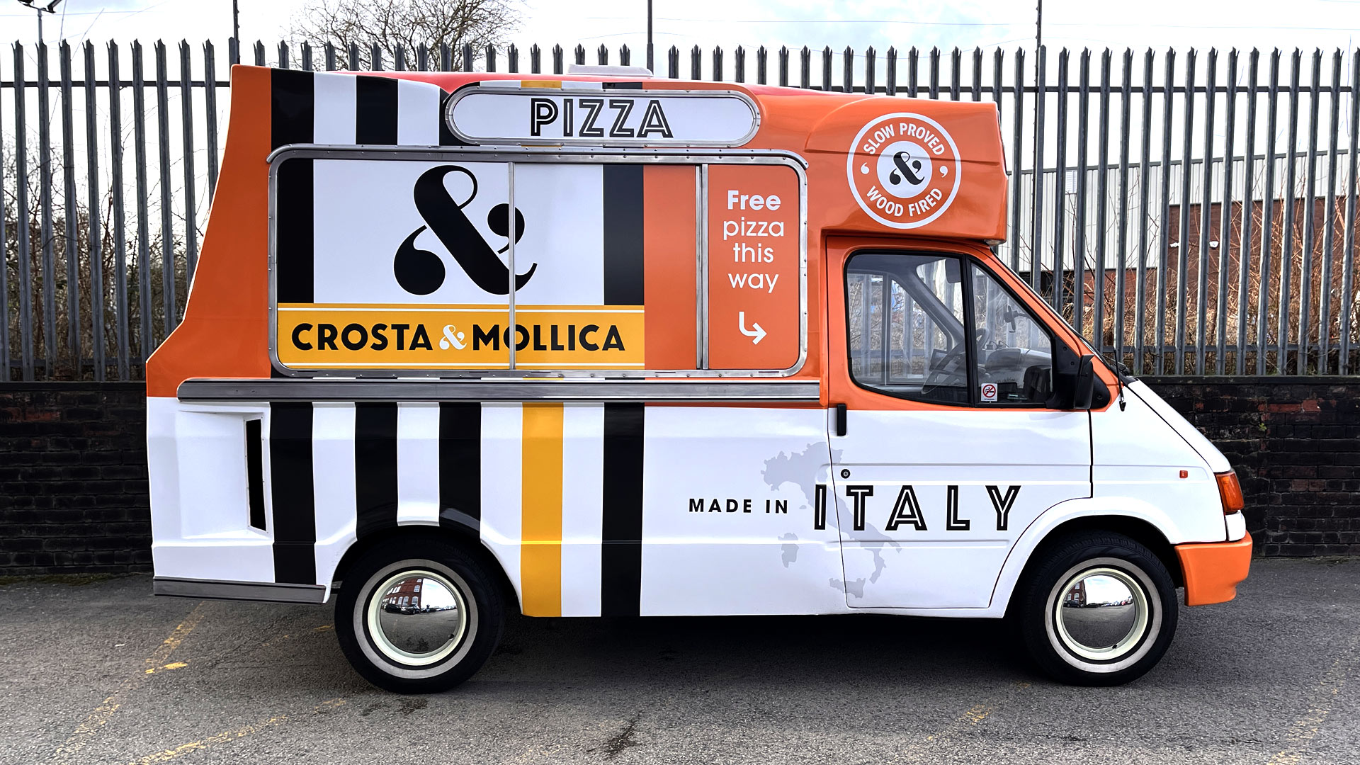 Crosta & Mollica pizza van