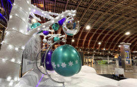 Christmas design, build and installation for Heathrow Express.