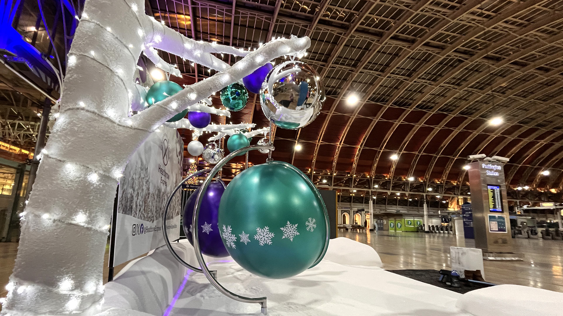 Christmas design, build and installation for Heathrow Express.