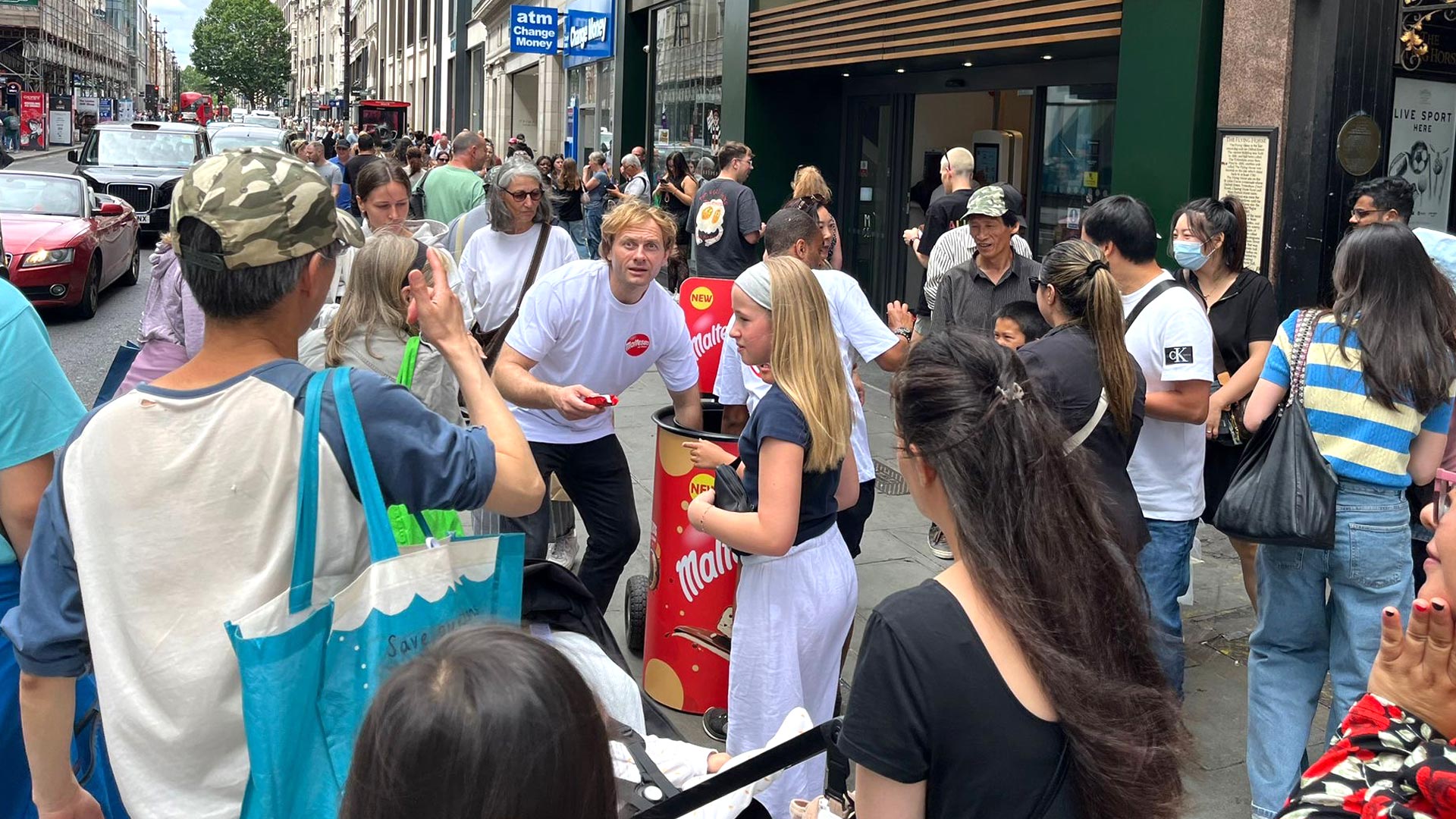 Sampling in busy high streets