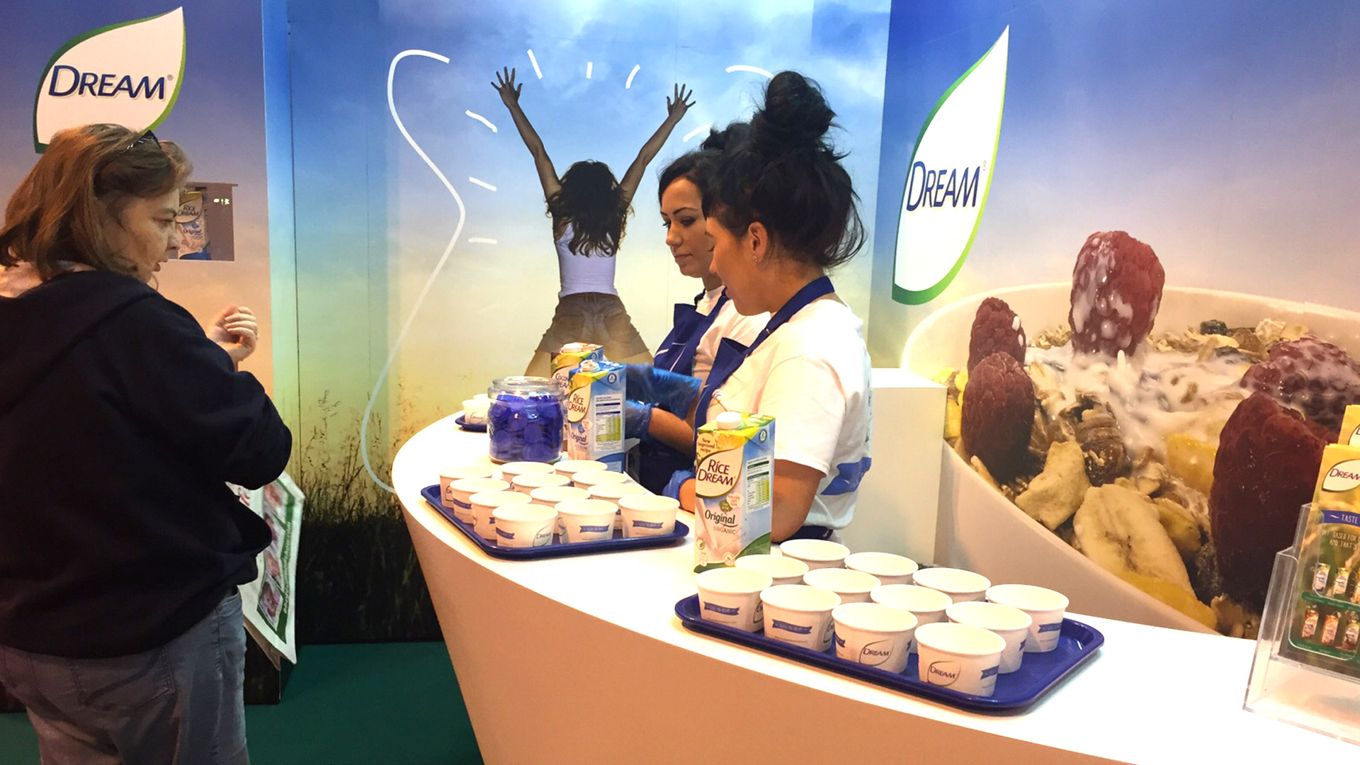Retail show sampling and why brands should do it